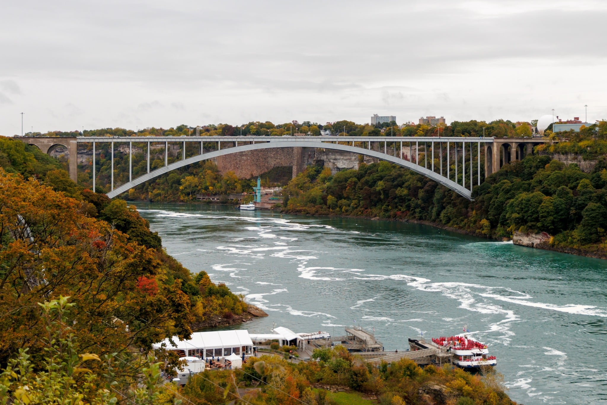 Rainbow Bridge bij Niagara Falls in New York State