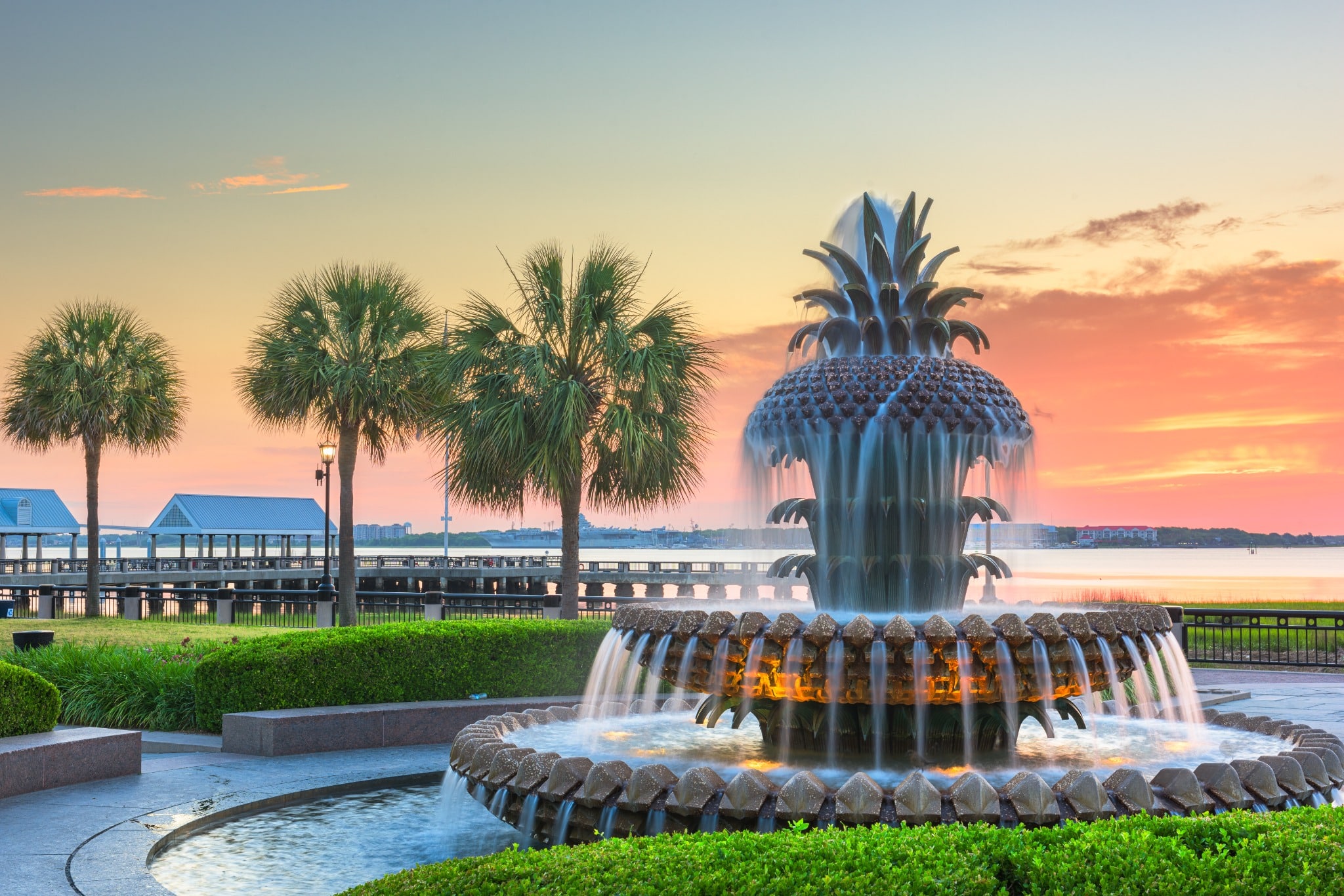 Pineapple Fountain in Charleston South Carolina bij zonsondergang