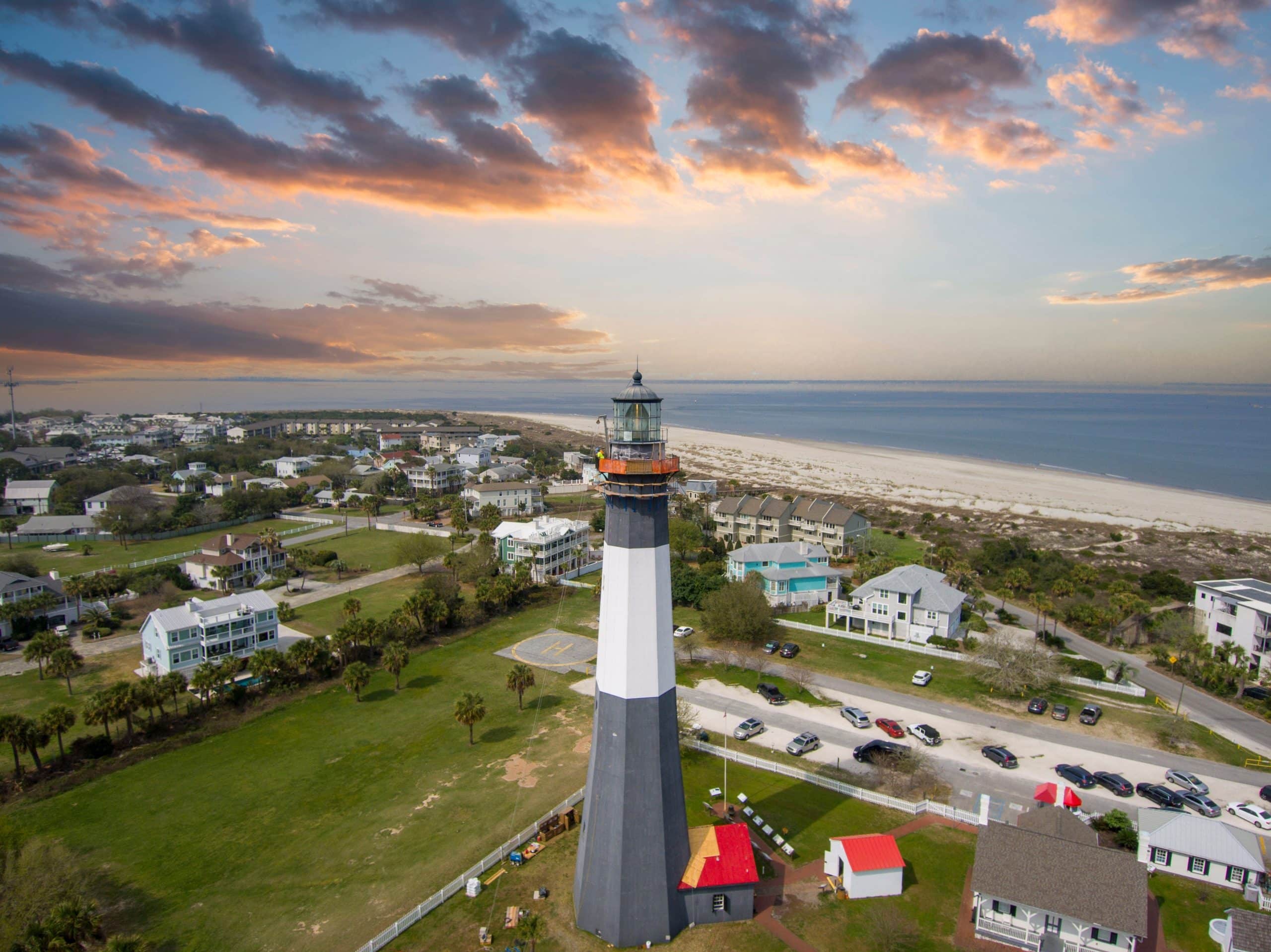 Vuurtoren op Tybee Island Georgia aan het strand