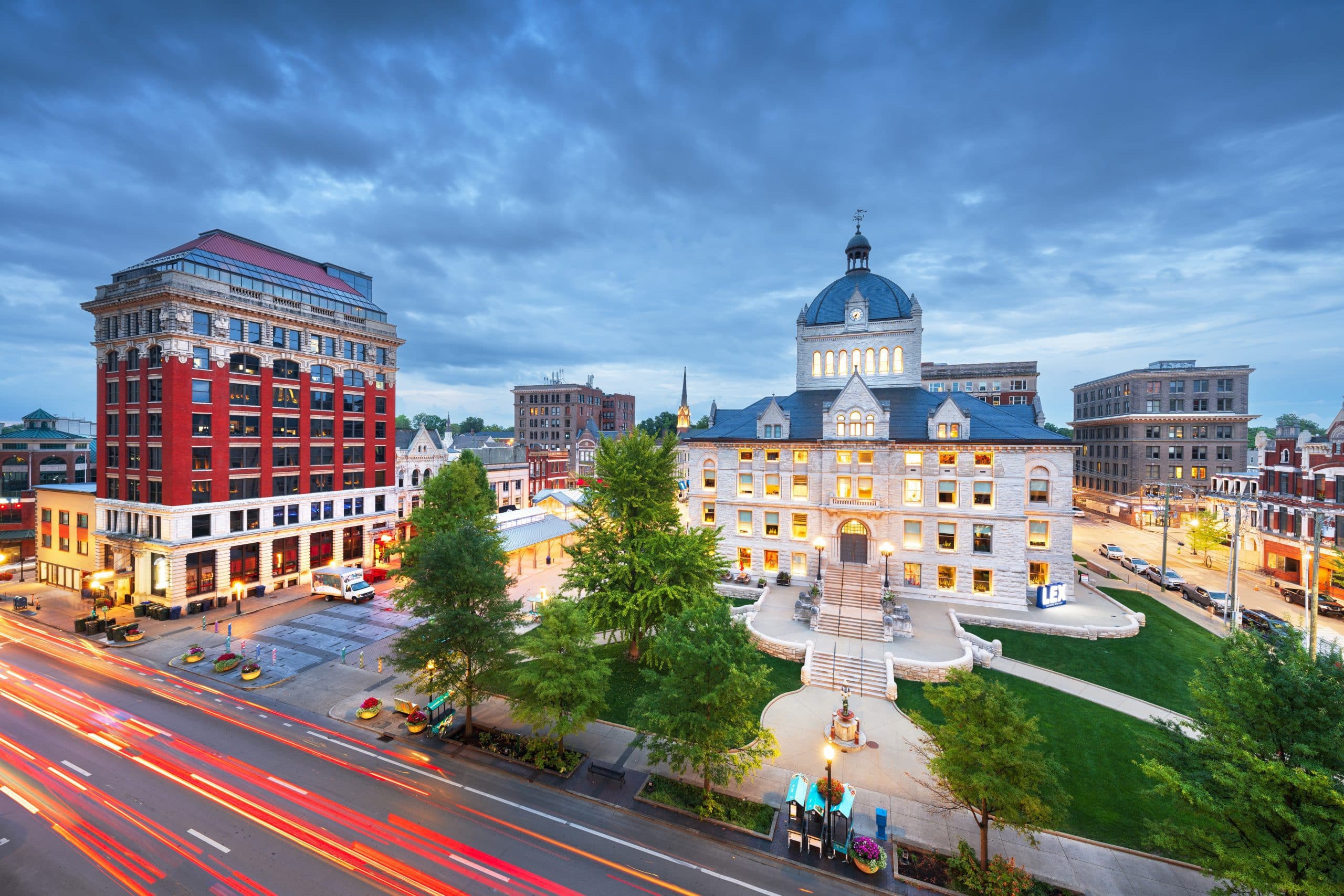 Historisch stadhuis en plein in Lexington, Kentucky