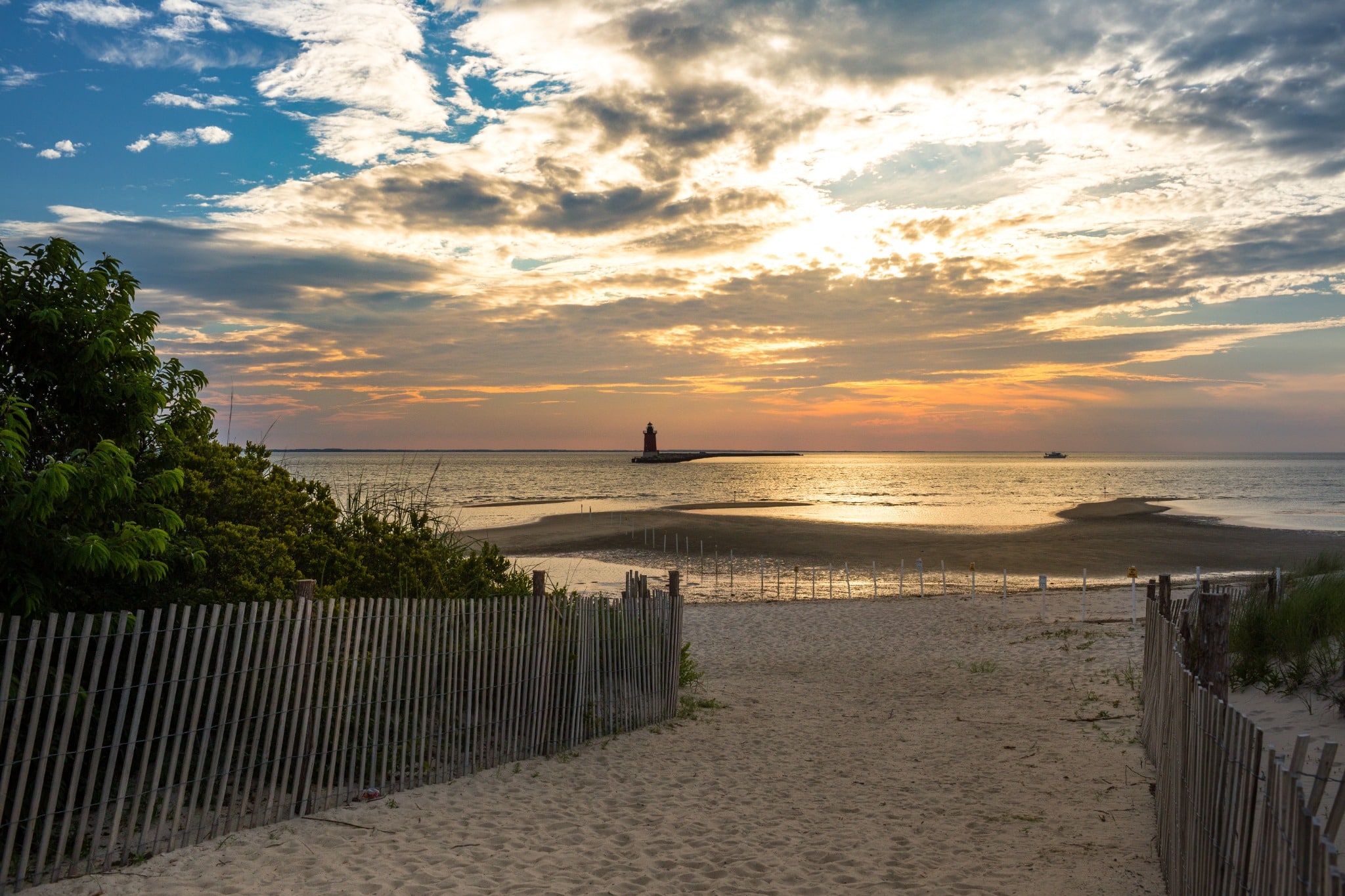 Vuurtoren in Lewes Delaware gezien vanaf strandpad